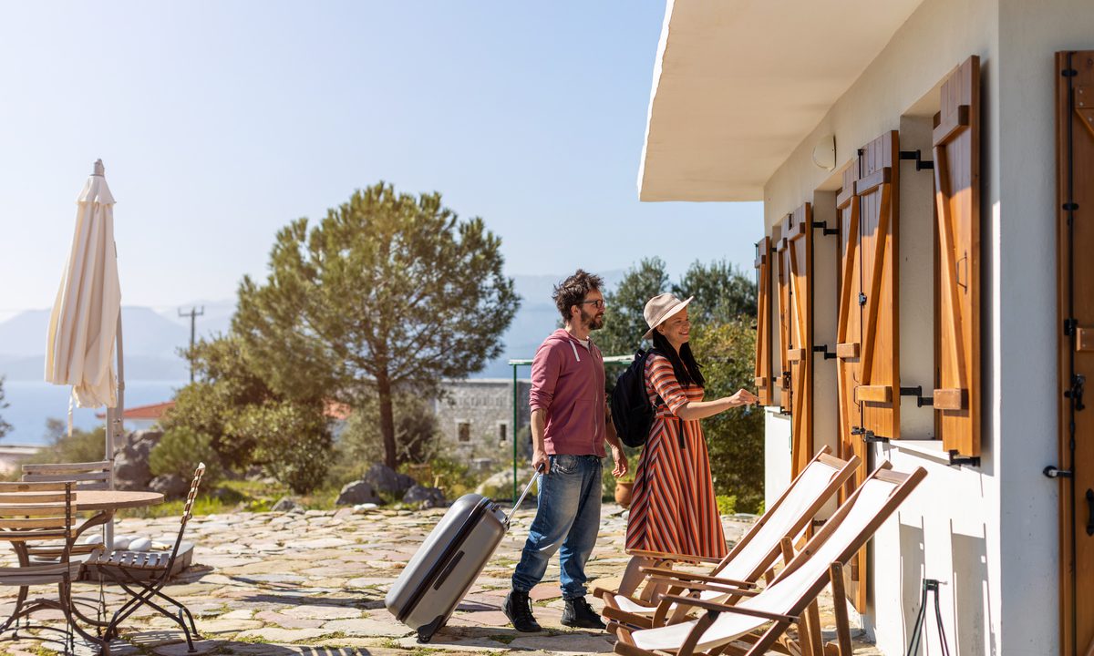 Sezzle Teams With Yapstone to Bring BNPL to Vacation Rentals
