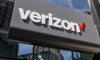 Today in the Connected Economy: Verizon Helps US Newcomers Access 5G