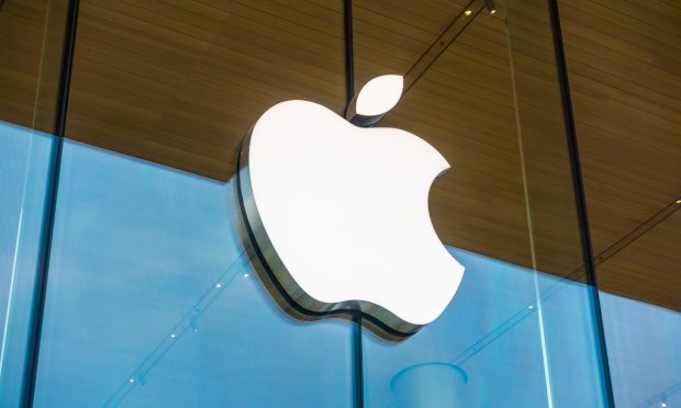 Apple Suspends Sales in Russia