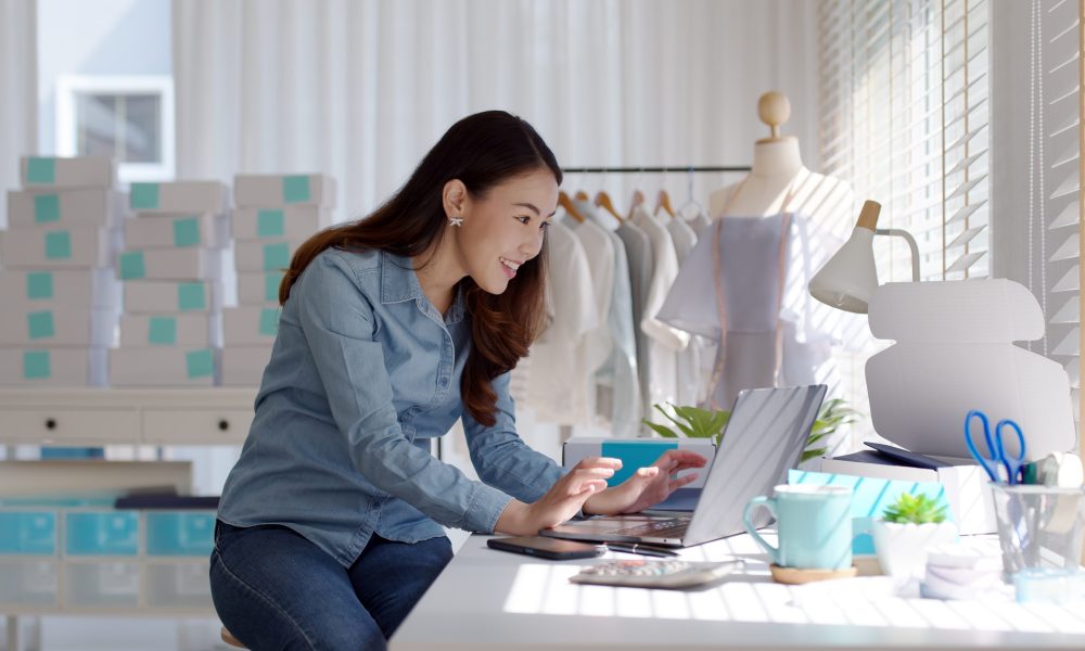 NCR - Digital-First Banking - March/April 2022 - Learn how offering seamless online banking services can help banks push past the competition and support SMBs