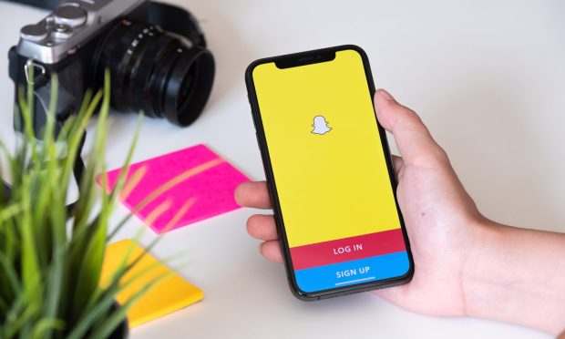 Snap CEO Firm on Long-Term Plays, AR