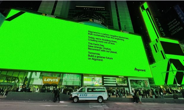 Ethereum-Killer Algorand Blacks out Times Square to Celebrate Going Carbon Negative