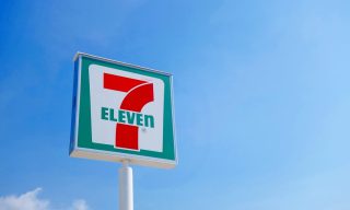 Convenience Stores Seek Hot New Brands to Dampen Threat of Delivery