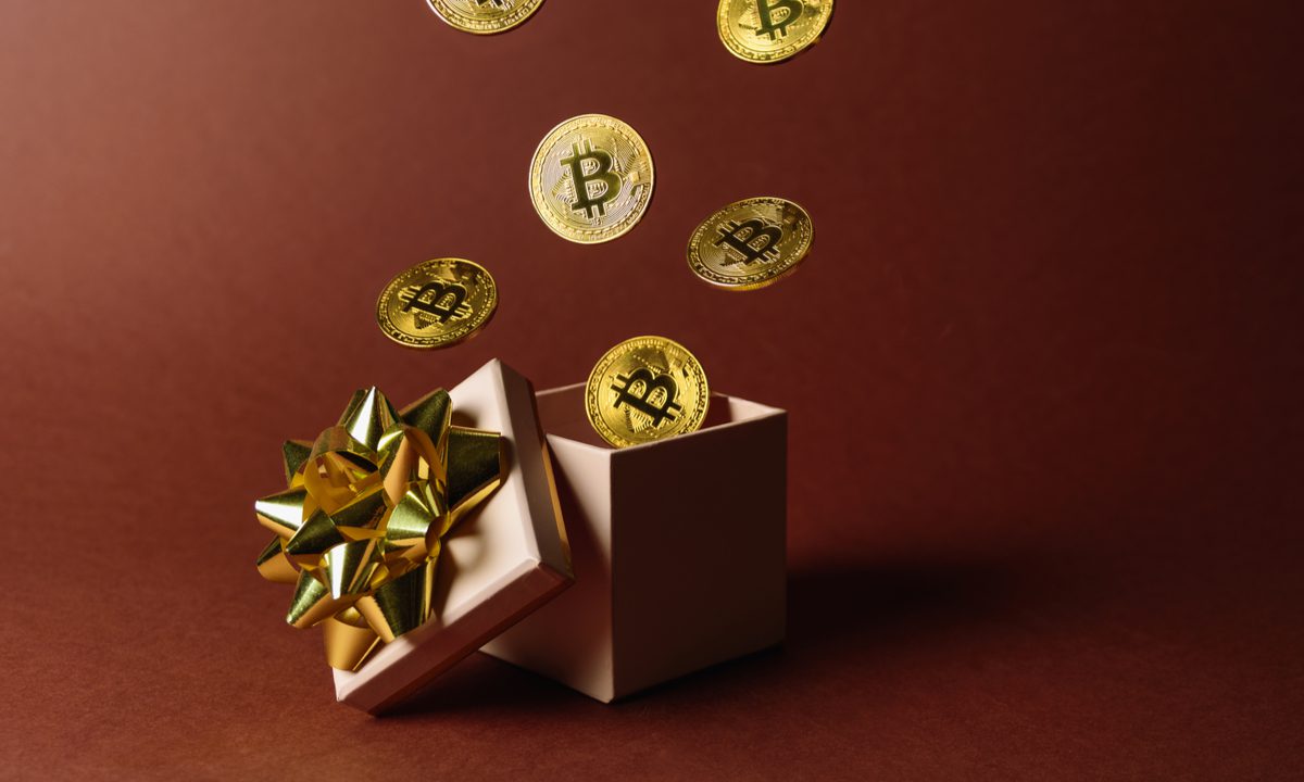Mother’s Day 2022 Adds NFTs, Crypto to Flowers, Dinners and Cards as Big as Billboards
