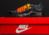 Nike-StockX Feud Points to Riff in Footwear