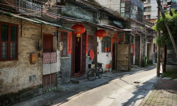 After Stunning Expansion, China’s Community-Buying Industry Quickly Contracts