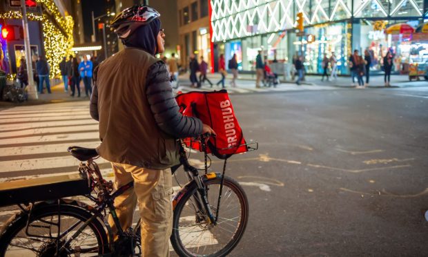 Today in Food Commerce: Grubhub Unveils Corporate Pay Card; Uber Eats Expands Albertsons Partnership