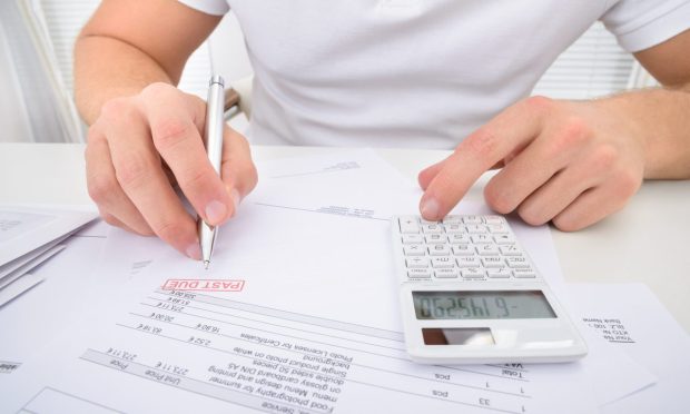 Subprime Loan Delinquencies Signal Trouble for Paycheck-to-Paycheck Economy