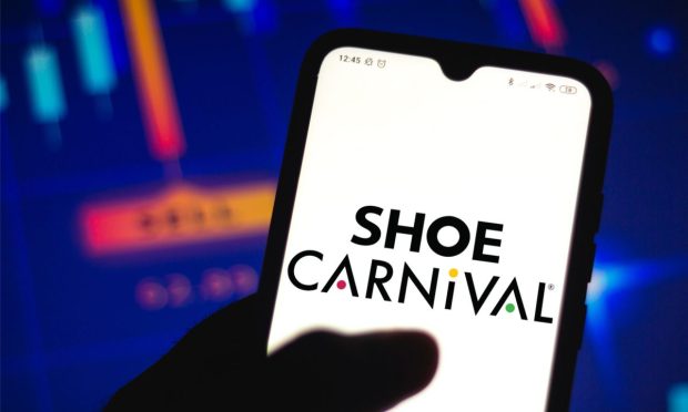 physical retail, Shoe Carnival, growth