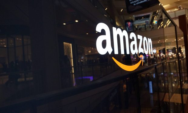 Amazon vs Walmart Weekly: Amid Economic Turbulence, Retailers Turn to Tech