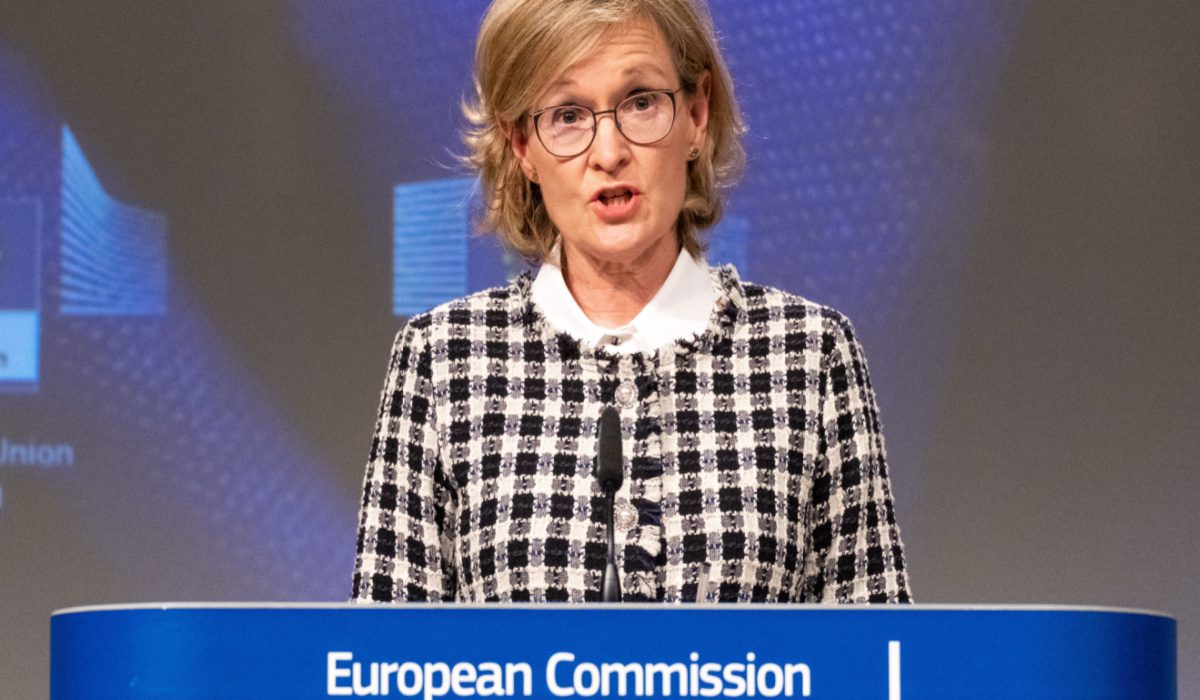 EU Commissioner Urges Parliament to Adopt Crypto Rules to Protect Consumers 