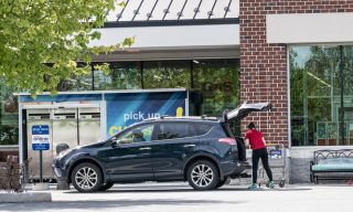 Retailers Nudge Consumers With Cash to Try Pickup Instead of Delivery