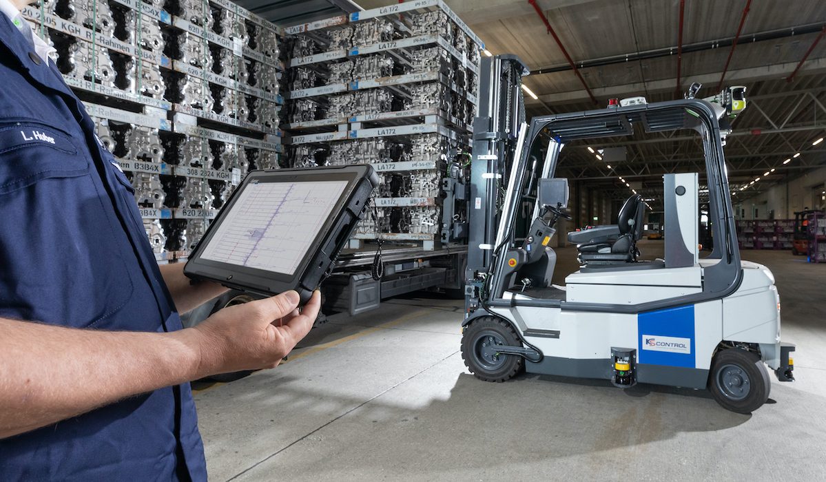 5G Steers Forklifts, Robots at BMW, Ford Factories