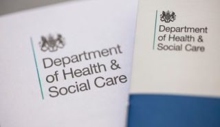 UK Regulator Urges Government To Review Internal Use of WhatsApp, Private Emails 