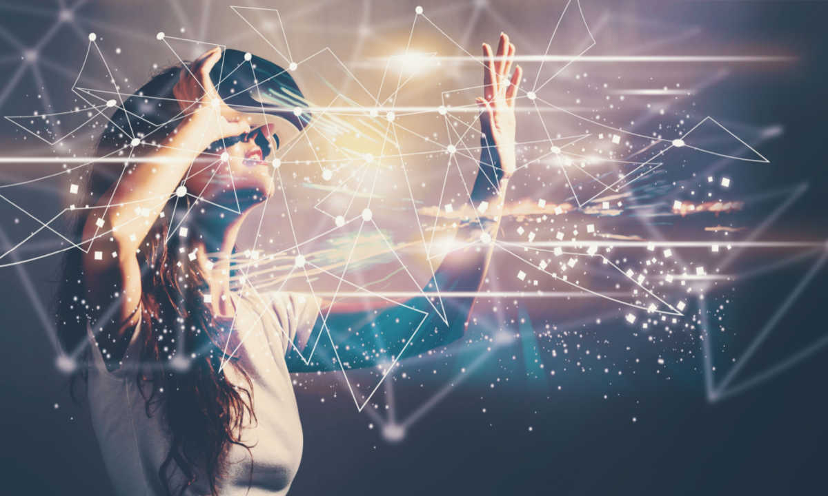 Meta, Apple Competing to Conquer the Metaverse