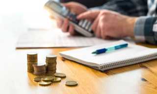 As Savings Dwindle, Paycheck-to-Paycheck Consumers Especially Vulnerable