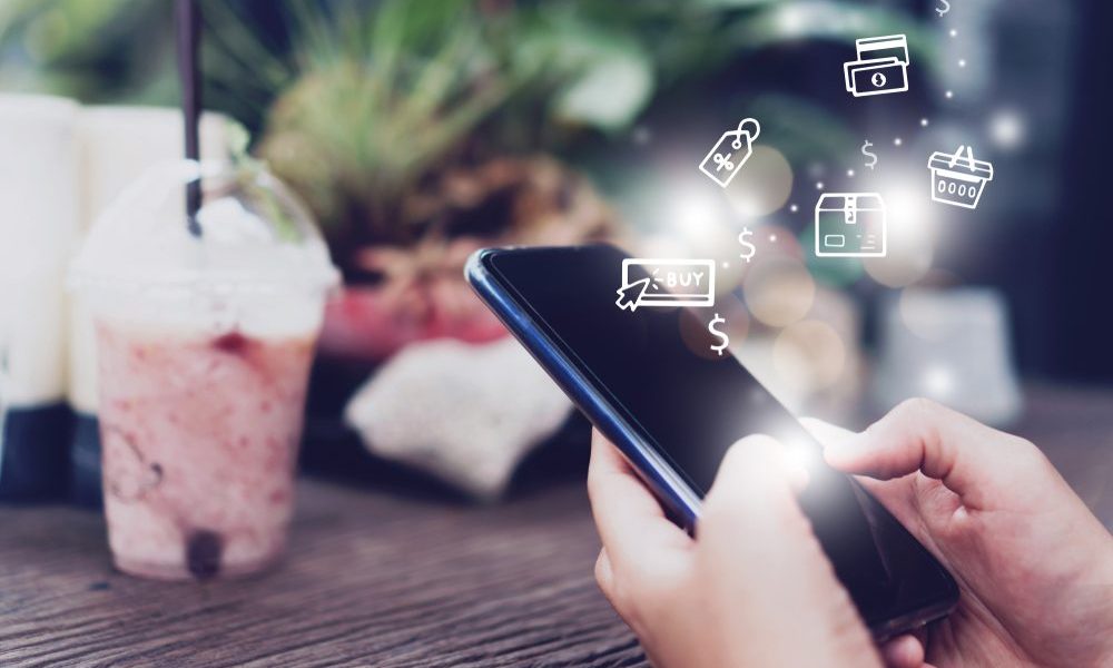 Datavisor - Digital Fraud - July 2022 - Learn how companies can mitigate the risks of first-party fraud and policy abuse