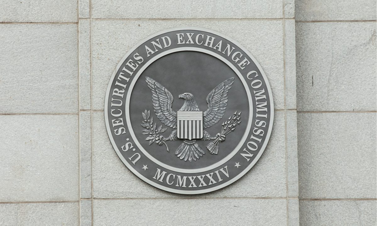 Gensler Aims for Exchanges to Register With SEC