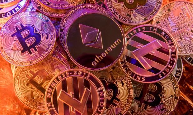 Crypto Lender Vauld Suspends Withdrawals as Customers Yanked $200M