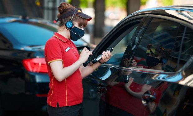 Instant Digital Tip Payouts Boost Restaurant Worker Pay by as Much as $4/Hour