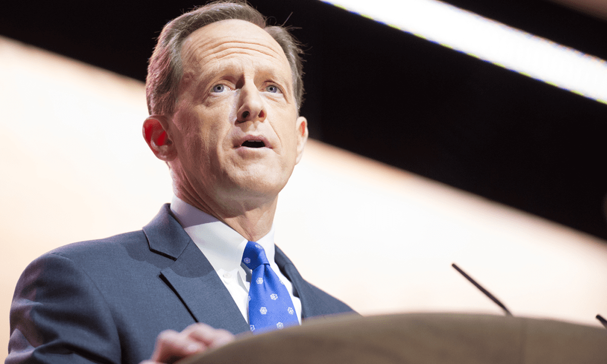 Toomey: FDIC ‘Improperly’ Restricting Crypto Trading Amid Broader U.S. Crackdown
