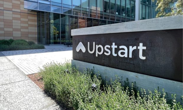 FinTech Lenders Scramble for Investors as More Loans Backed With Deposits