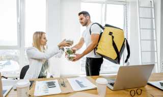 DoorDash, Restaurants Target Businesses as Office Workers Return