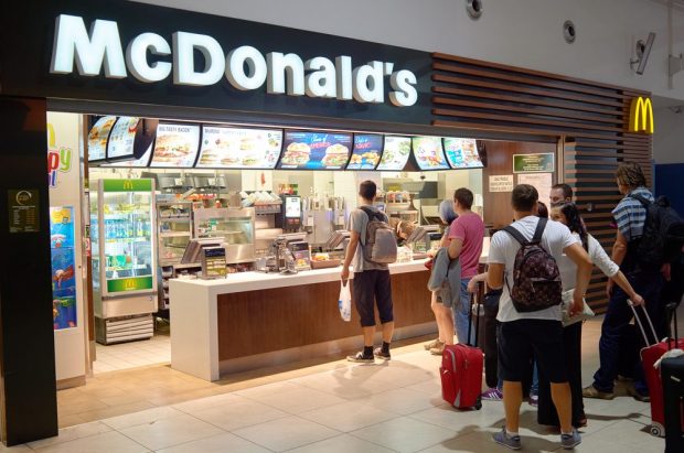 Study Shows Over 77% of Restaurant Orders Are Still Done The Old-Fashioned Way