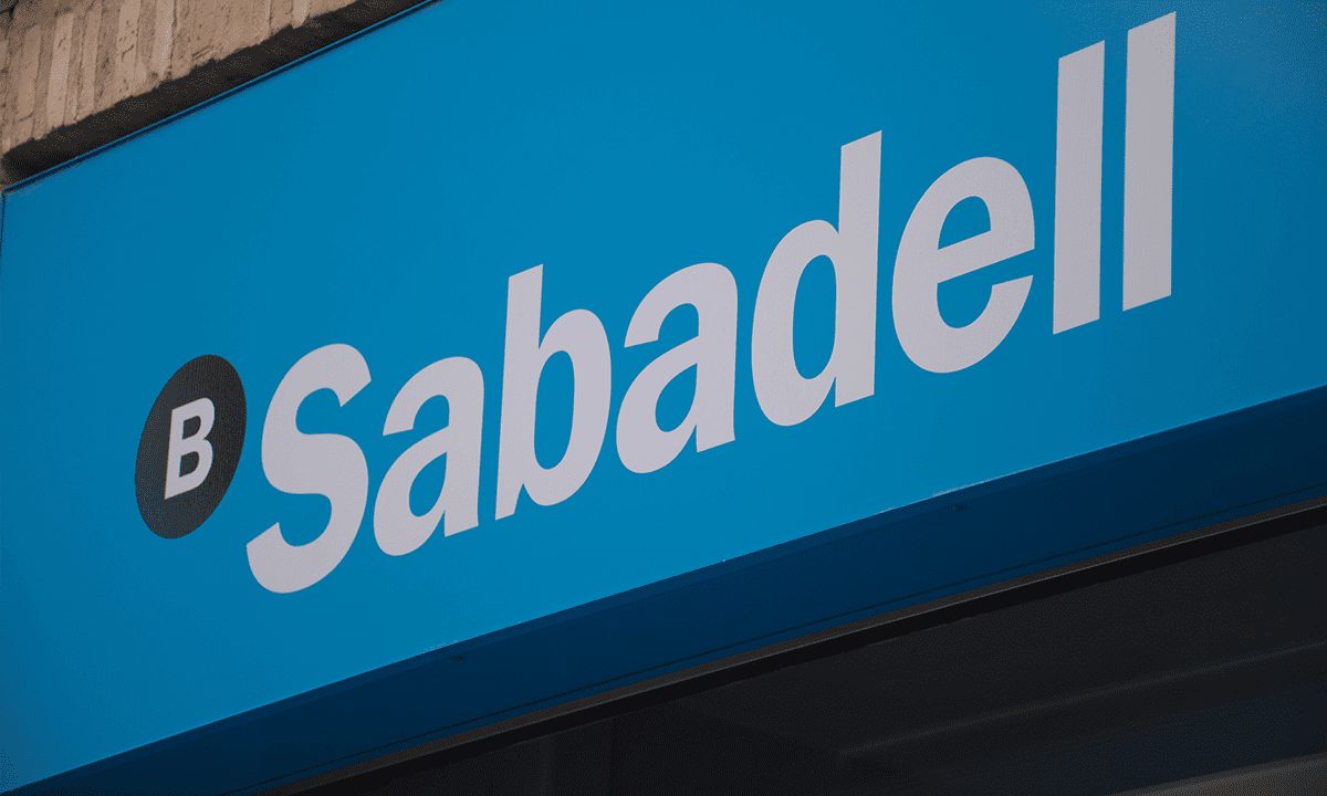 Spanish Bank Sabadell Begins Discussions to Sell Payments Arm