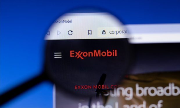 Exxon Mobil to Accept FLEETCOR’s Fuelman, Comdata Cards