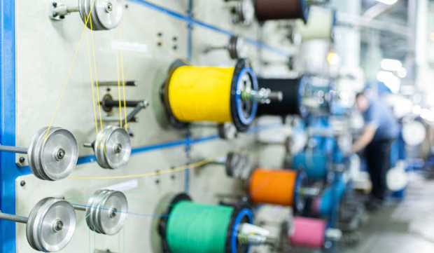 Corning CEO: Europe’s Supply Chain Can’t Meet Demand for Optical Fiber