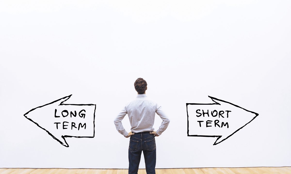 CFOs Lean Toward Short-Term Investments Amid Stock Market Volatility