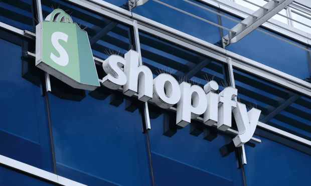 Clik2pay Enables Shopify Online Merchants to Accept Debit Payments