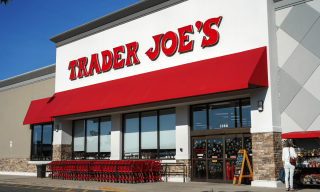 Trader Joe’s Brings Back Sampling as Competition from eGrocery Grows