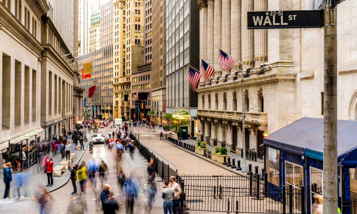 Banks Expected to Boost Loan-Loss Reserves for Third Consecutive Quarter