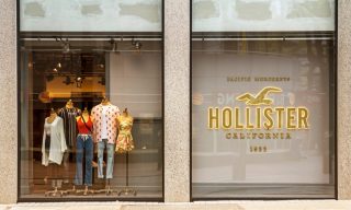 Hollister Adds Tech That Lets Teens Shop, Parents Pay