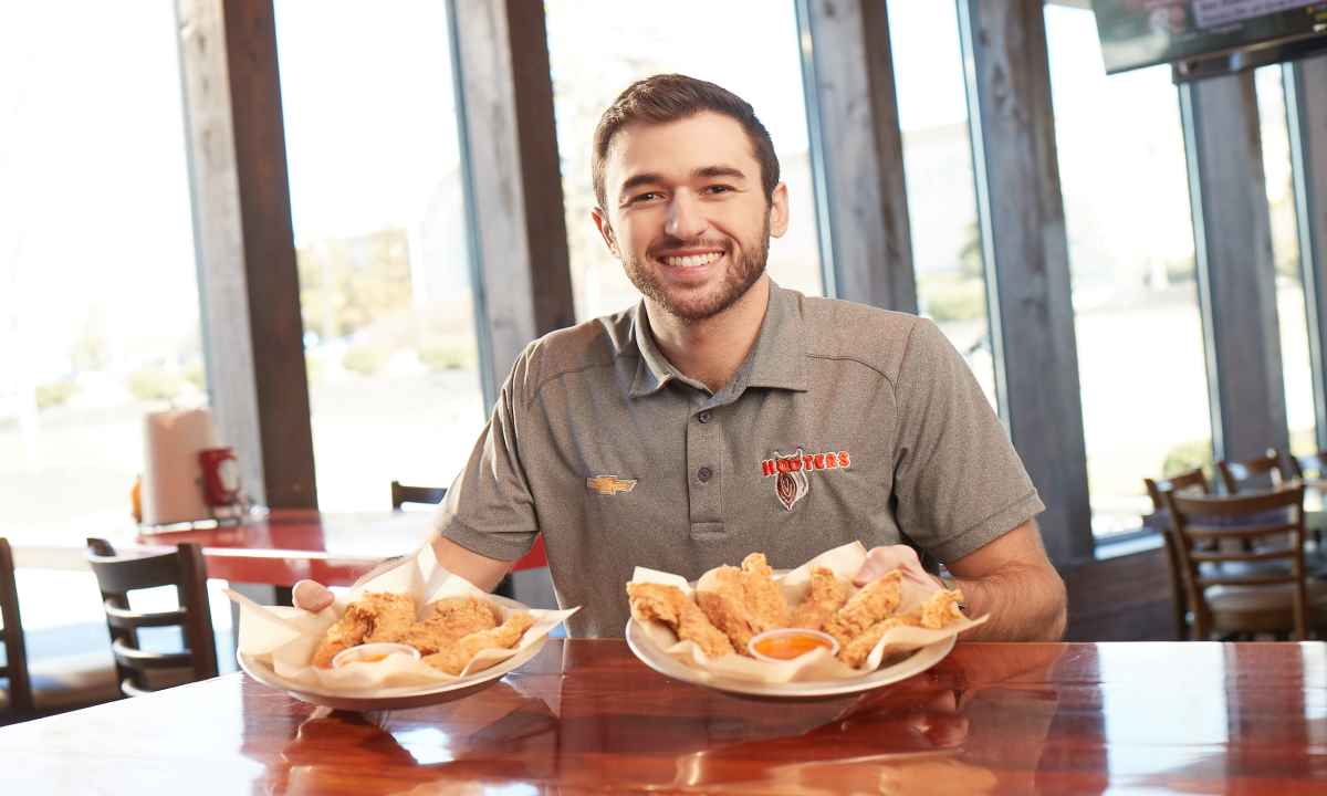 hootersChase Elliott chicken tenders