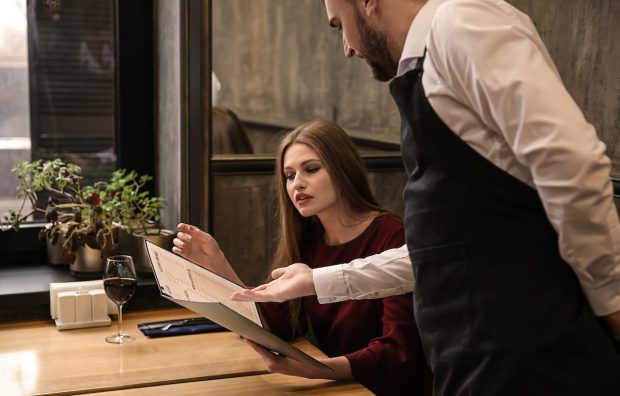 Consumers Pick Chain Restaurants When They Want to Spend Less