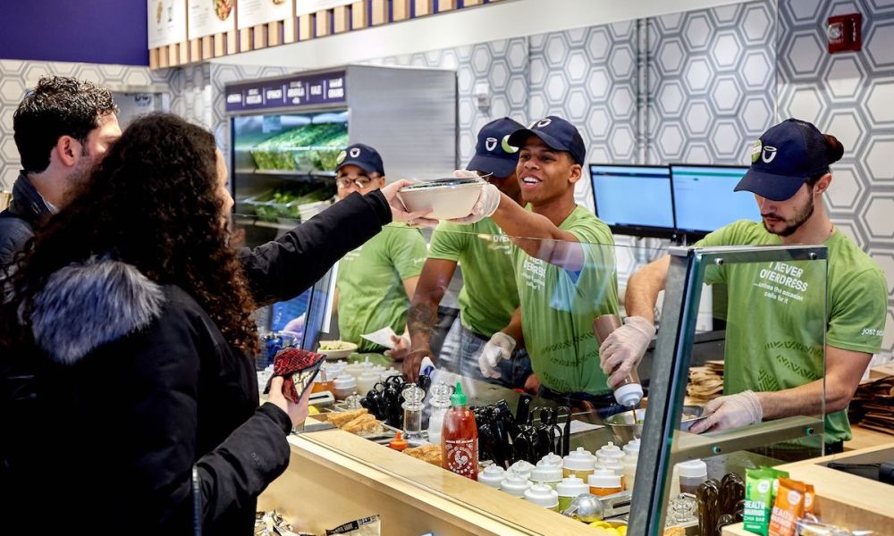 Restaurants Boost Rewards for Price-Wary Consumers