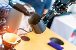 PYMNTS Intelligence: New Technology Becomes Table Stakes as the Restaurant Industry Evolves