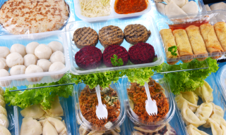 Grocery Store Food Halls Tread on Restaurant Turf to Customers’ Delight
