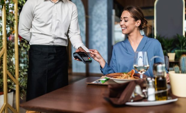 More Restaurant Customers Want Tableside Payments