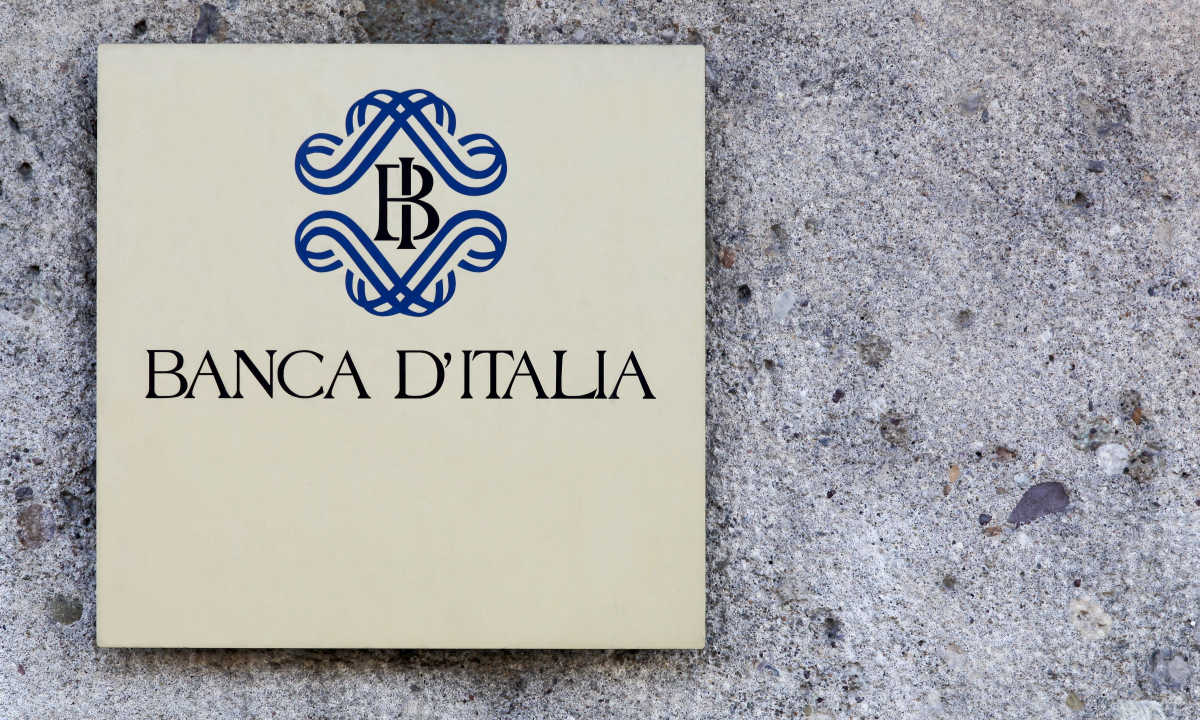 Italy’s Central Bank Clashes With Government Over Cash Policy