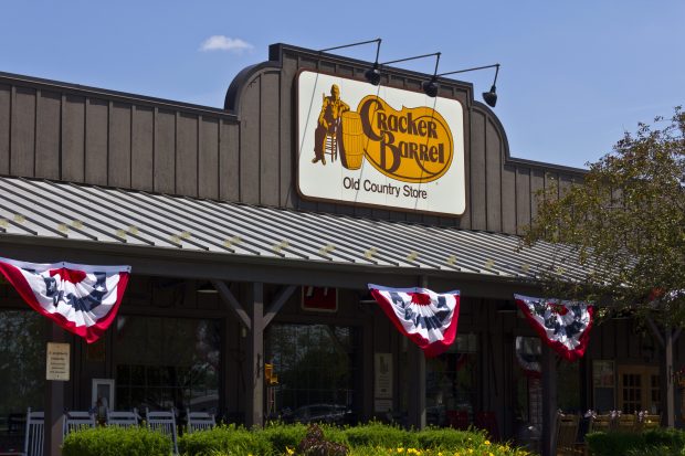 Cracker Barrel Pursues Young Diners With Loyalty