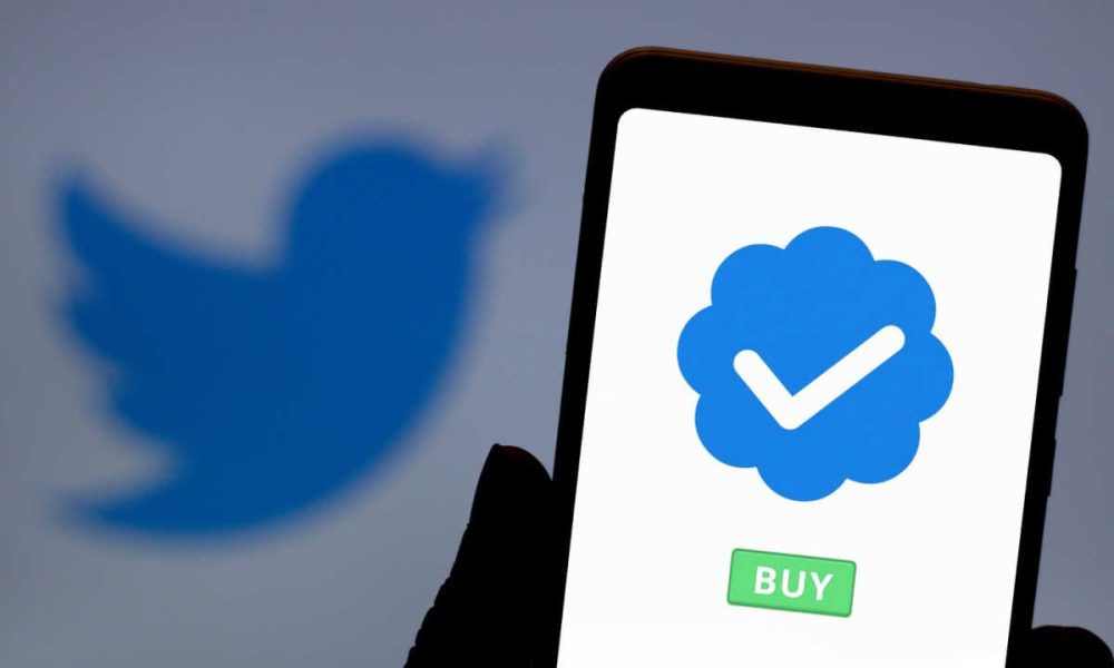 Twitter Blue, Apple, subscriptions