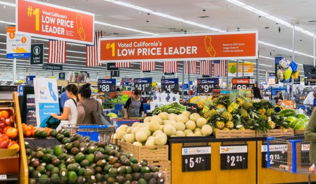 Walmart May Gain as Grocery Delivery Scales Back