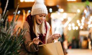 Forget Cyber Monday: Evolving Habits Reshape Holiday Spending