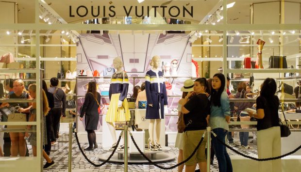 Luxury Retail Sector Awaits Chinese Tourist Surge