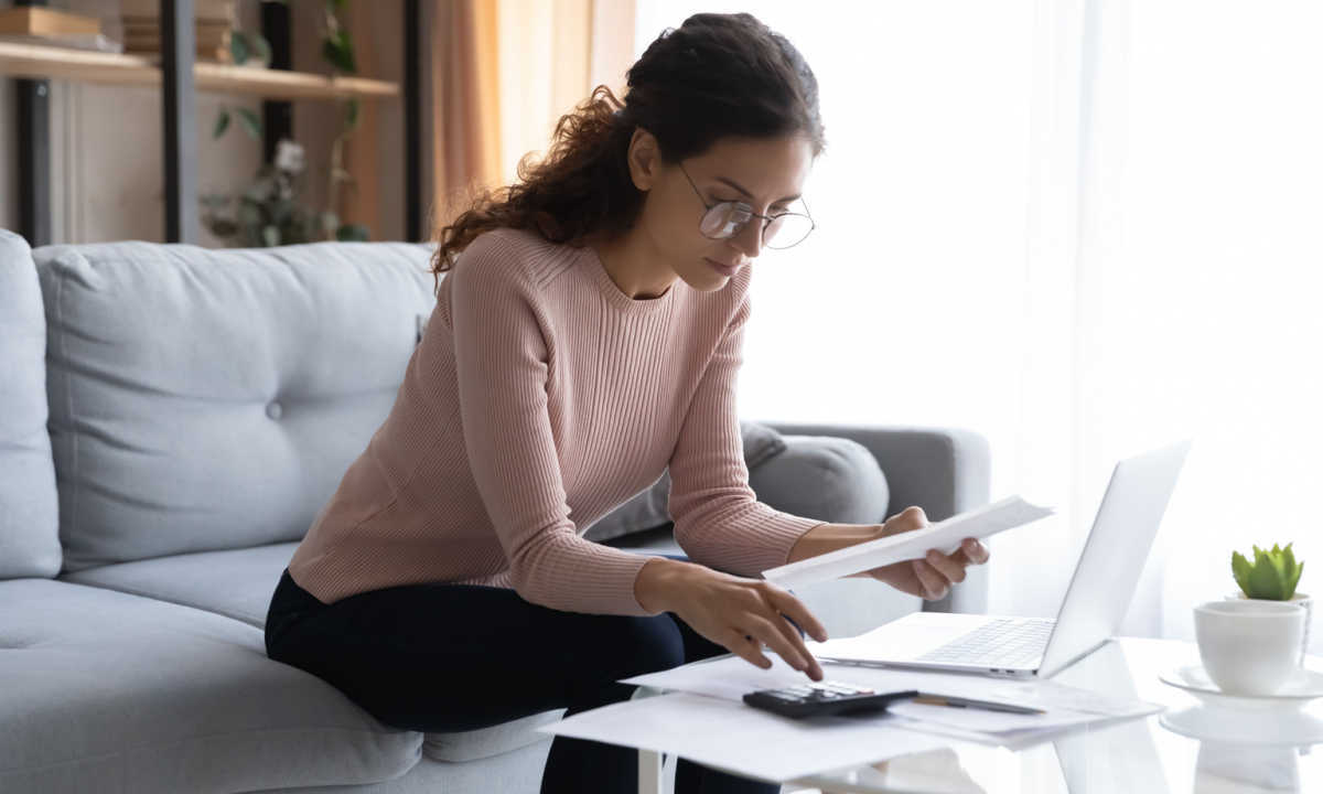 What Is the Paycheck-to-Paycheck Consumer?
