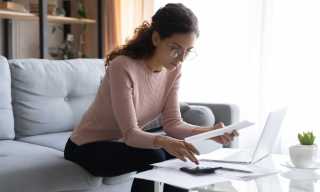 What Is the Paycheck-to-Paycheck Consumer?